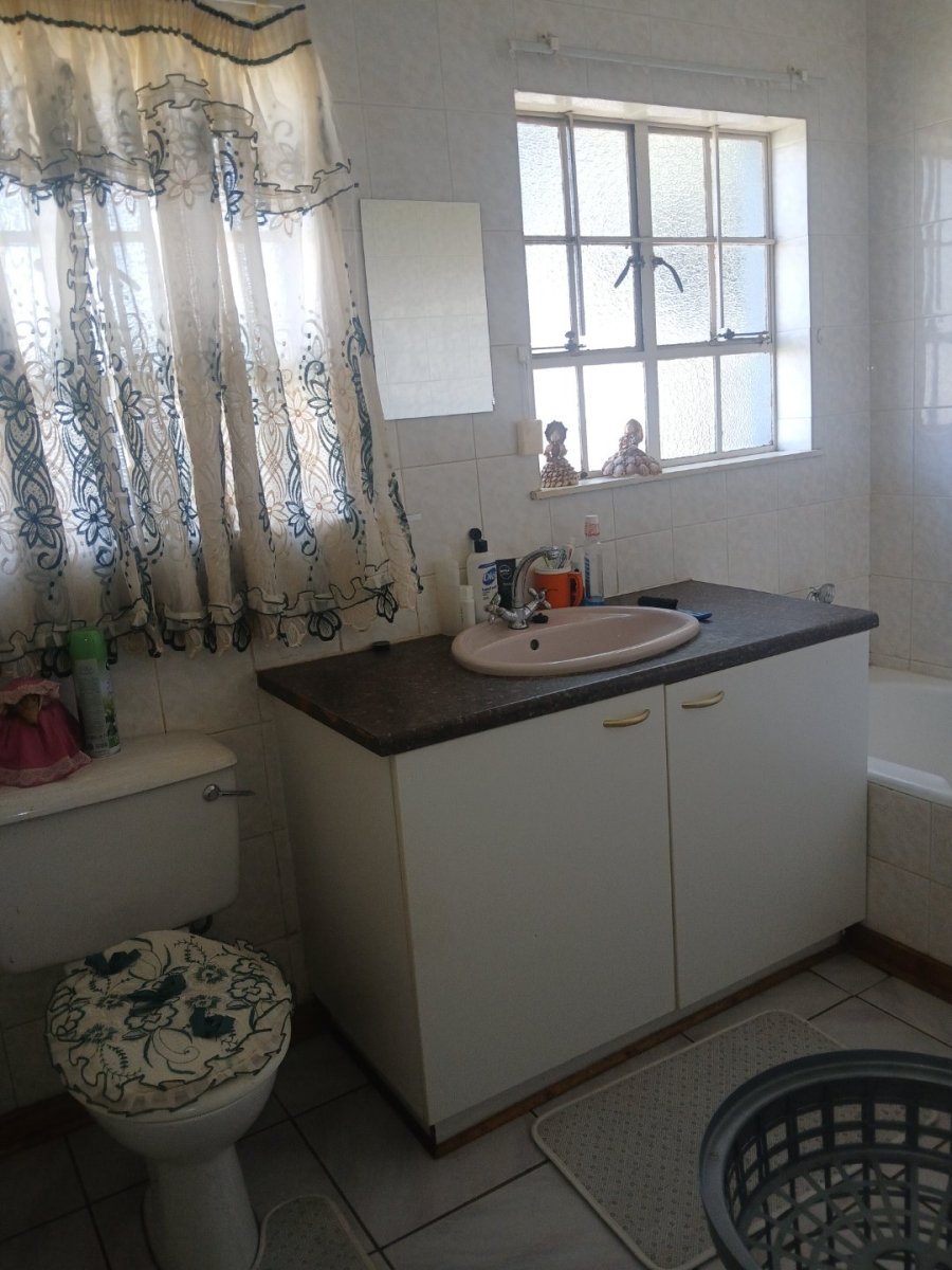 4 Bedroom Property for Sale in El Toro Park Northern Cape